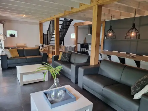 Große Ferienwohnung mit Schwimmteich und Feuerschale