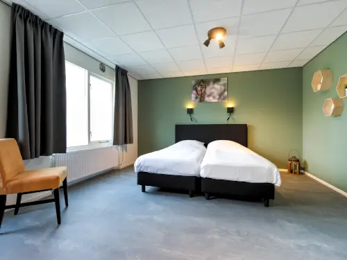 Farbenfrohes Ferienhaus mit vielen Spielmöglichkeiten