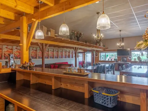 Romantisch übernachten in Bettnische + Hottub