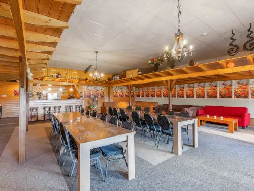 Romantisch übernachten in Bettnische + Hottub