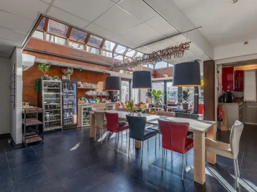 Besonderes Ferienhaus im wasserreichen Friesland mit 10 Zimmern