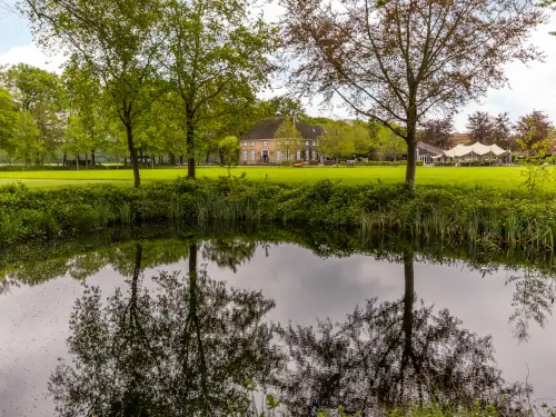 Stattliches Ferienhaus in waldreicher Lage auf einem Landgut