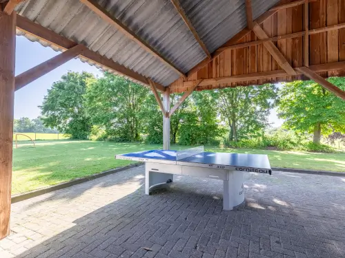 Schöner Ferienhof in waldreicher Umgebung mit Terrasse
