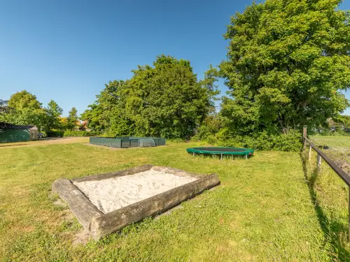 Schöner Ferienhof in waldreicher Umgebung mit Terrasse