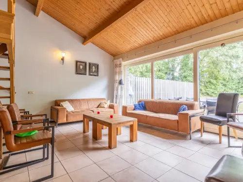 Charakteristisches Ferienhaus auf aktivem Bauernhof