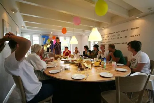 Schöne Ferienwohnung mit großem Loungebereich und Sauna