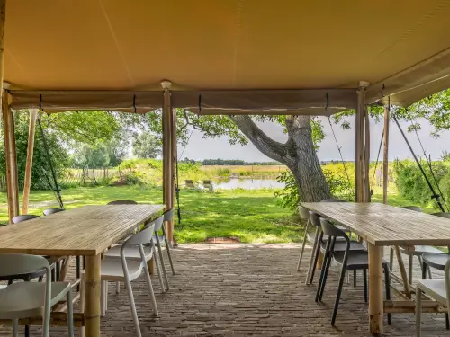 Luxus-Ferienhaus inmitten von Auen und grünen Landschaften