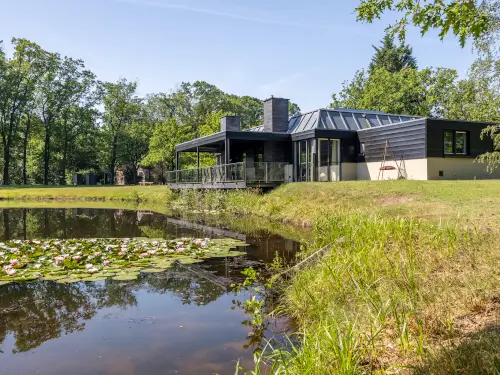 Buchbar ab 1. Oktober - Luxusferienhaus am Wasser