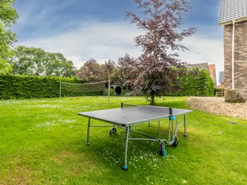 Ferienhaus mit sonnigem Garten und privaten Zimmern