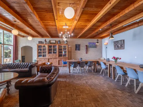 Neu - Geräumiges Ferienhaus mit Spielplatz und Wintergarten