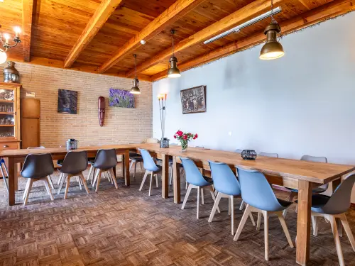 Neu - Geräumiges Ferienhaus mit Spielplatz und Wintergarten