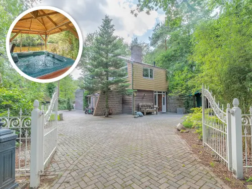 Ferienhaus am Wasser mit Grillhütte, Whirlpool und Sauna