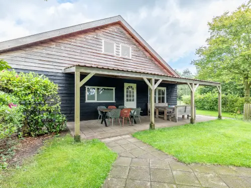 Familienhaus mit vielen Spiel- und Sportmöglichkeiten