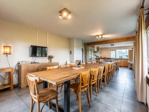 Familienunterkunft mit Bar und Indoor-Spielbereich