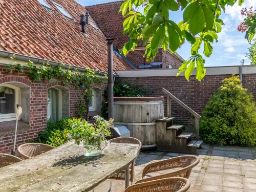 Ferienhaus mit Hottub, beheizter Spielscheune & Pizzaofen