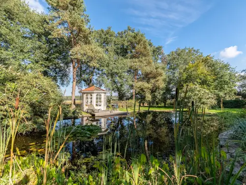 Großes, luxuriöses Ferienhaus mit Whirlpool und Sauna