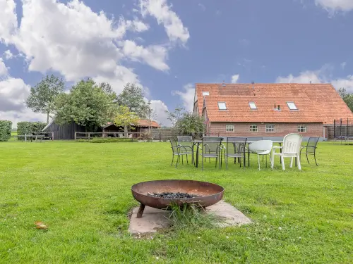 3 Ferienhäuser in der natürlichen Landschaft