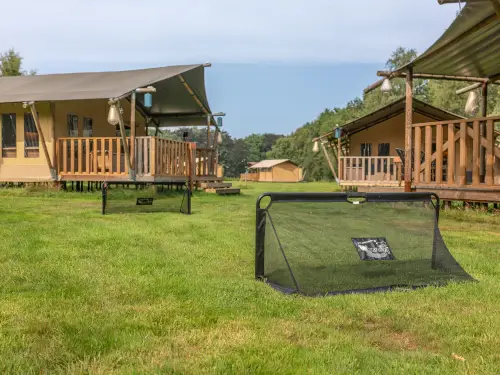 Neu - Gruppenunterkunft mit 3 Lodges mit privater Veranda