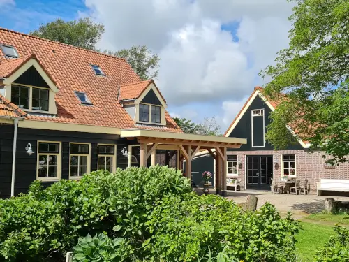 Gemütliches Familienhaus mit Whirlpools und Dampfkabine